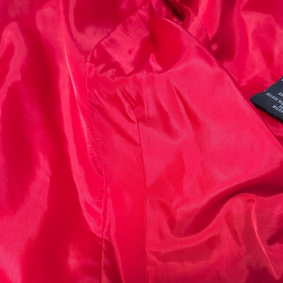 Kasper Red Blazer with Black Contrast Collar - Picture 9 of 11